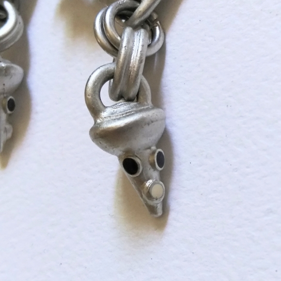 Vintage 90s  Silver Dangle Cone Clip On Earrings - Picture 3 of 3